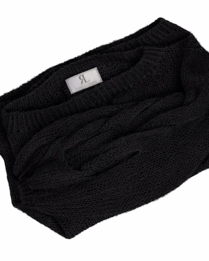 Knitwear by Riina Laanetu - Black